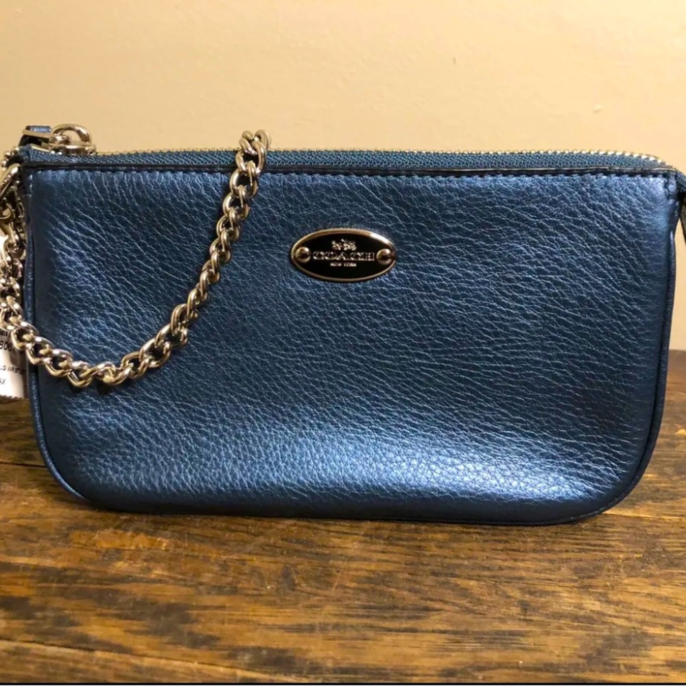 NWT Fossil Teal Leather Wristlet